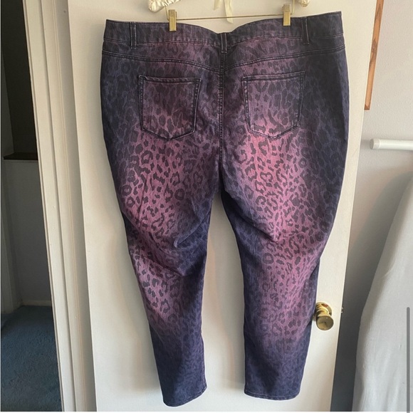 Rare Vintage Torrid Denim! - Purple & Pink Leopard Print Jeans - EUC - Size 24W - Picture 5 of 5